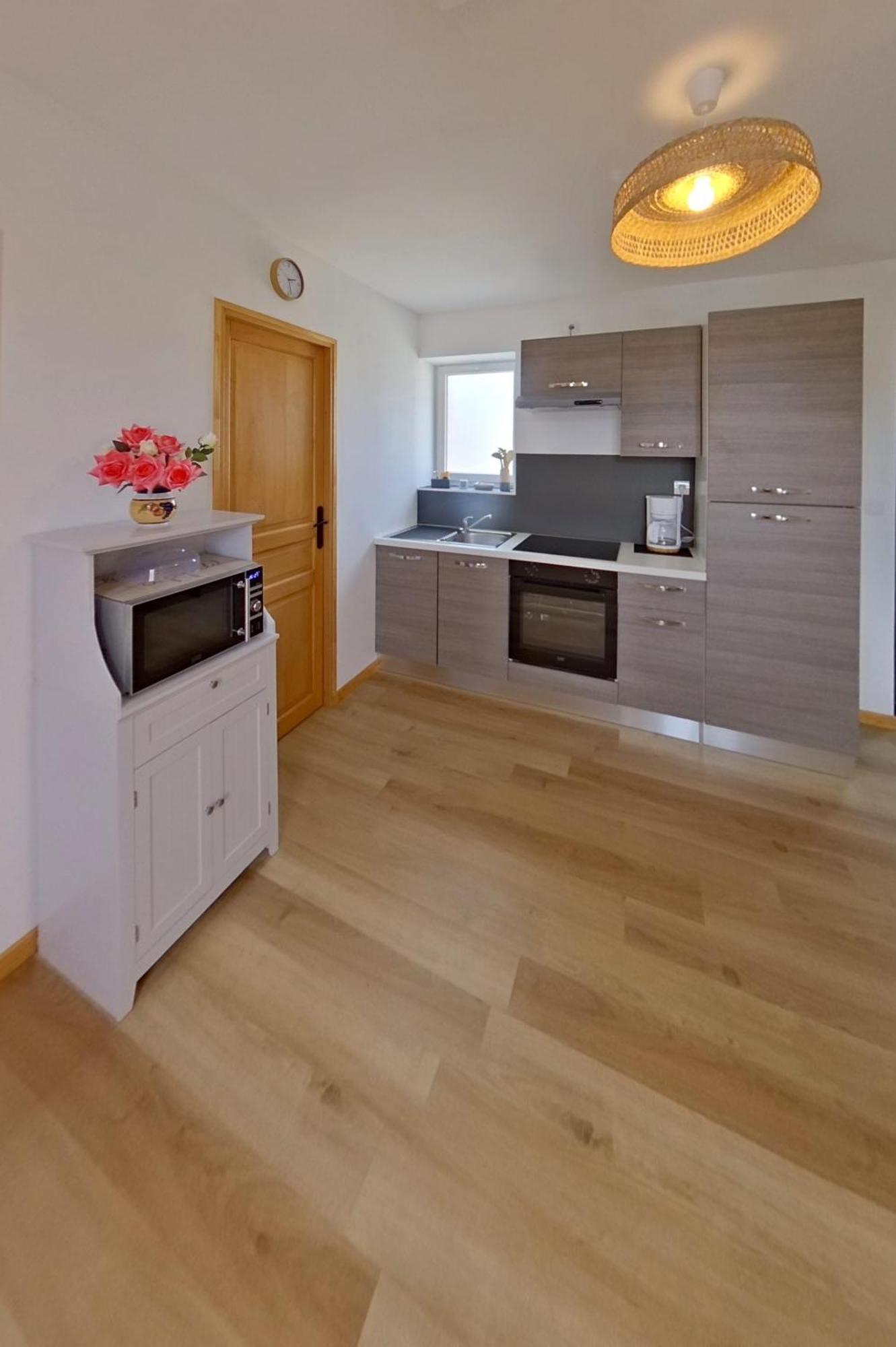Logement Cosy Parking Prive Situe Au Coeur Du Village Reviers Exteriör bild
