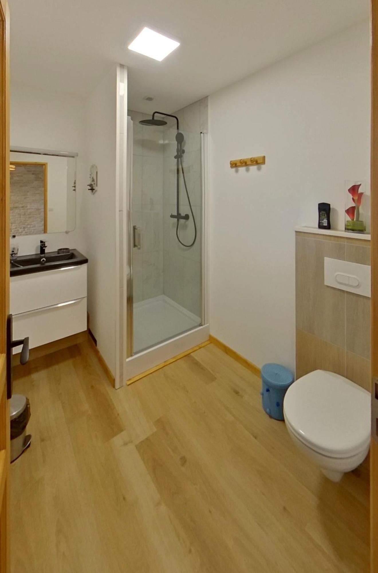 Logement Cosy Parking Prive Situe Au Coeur Du Village Reviers Exteriör bild